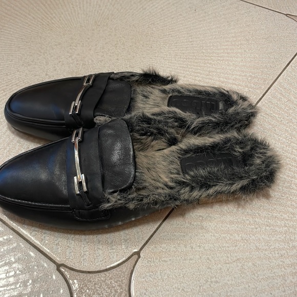 Mules never worn - Picture 2 of 3